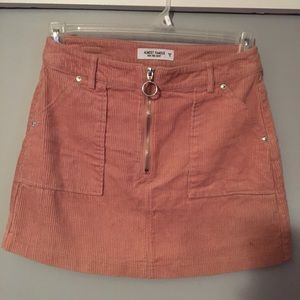 Almost Famous Salmon short corduroy skirt